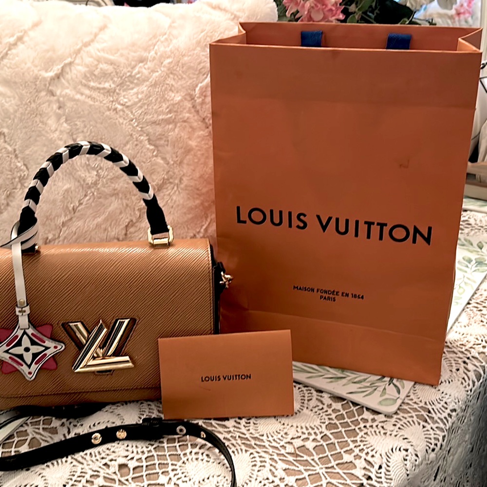 💯 Louis Vuitton Twist Loc Epi Leather Full Size Crafty Twist Handbag 🥰